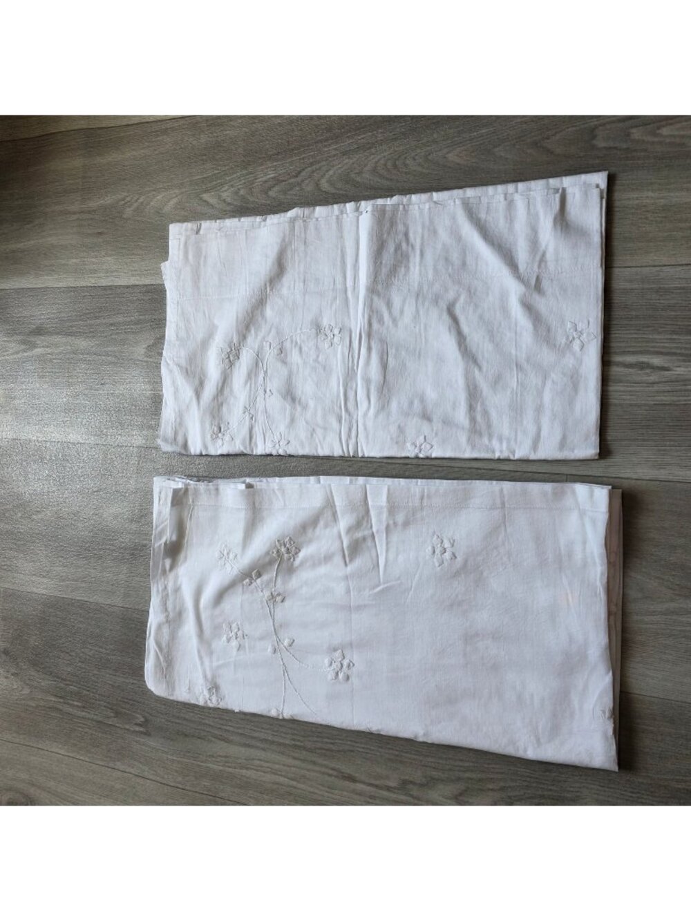 White Floral Embroidered Curtain Set - Cotton Blend - Vintage 2 panels 38x84